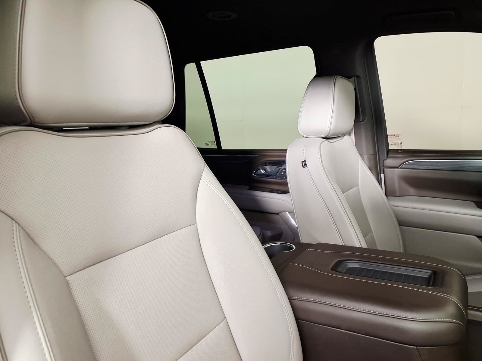 Used 2023 GMC Yukon SLT RWD image 11