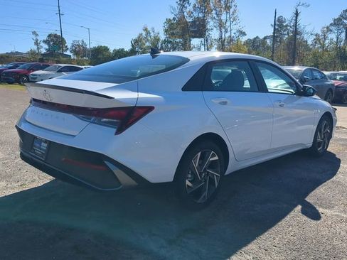 New 2025 Hyundai Elantra Sport image 5
