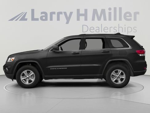 Used 2016 Jeep Grand Cherokee Laredo w/ Quick Order Package 23E AWD/4WD image 3