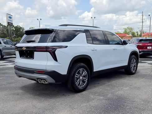 New 2026 Chevrolet Traverse LT w/ Driver Confidence Package FWD image 5