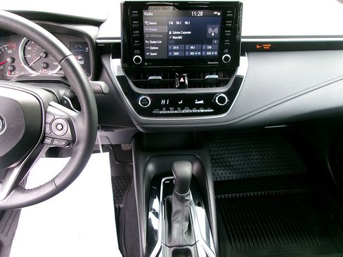 Used 2022 Toyota Corolla SE image 17