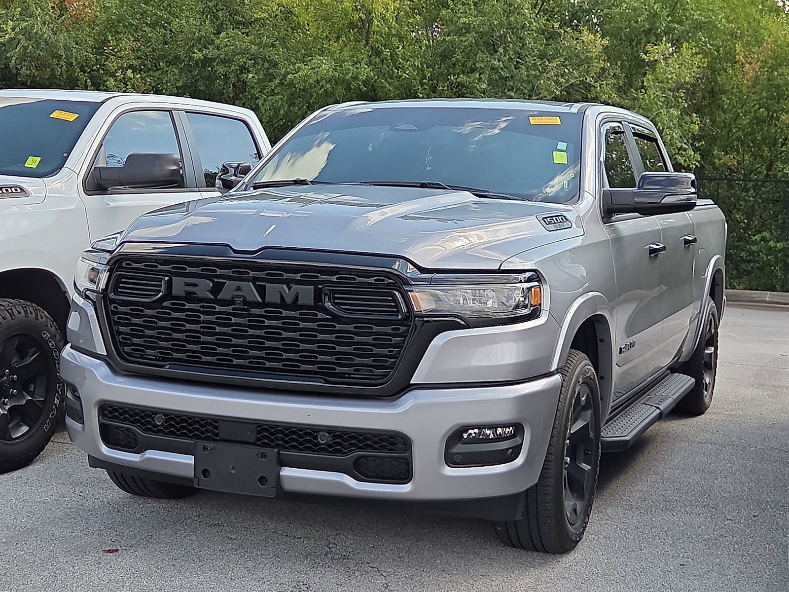 Used 2025 RAM 1500 Big Horn AWD/4WD image 2