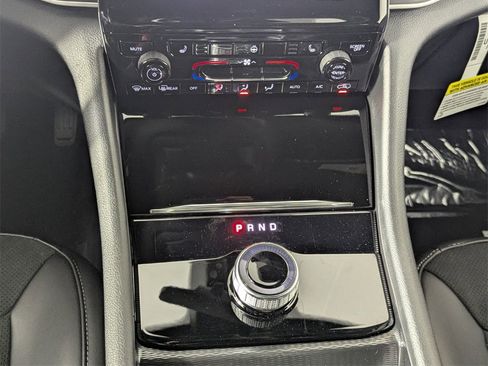 New 2025 Jeep Grand Cherokee Altitude image 21