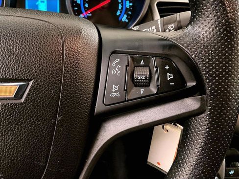 Used 2015 Chevrolet Cruze LT image 18