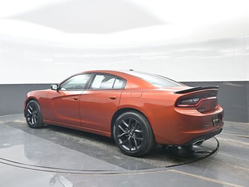 Used 2022 Dodge Charger SXT w/ Blacktop Package RWD image 4