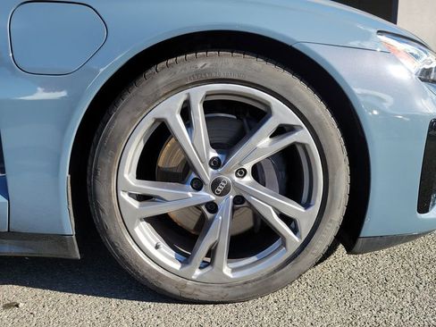 Used 2024 Audi e-tron GT Premium Plus image 9