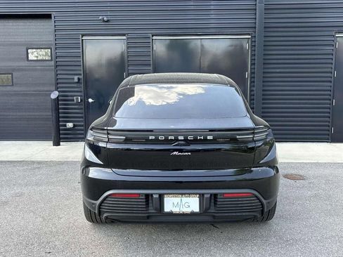 Used 2025 Porsche Macan Electric RWD image 9