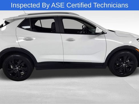 Used 2024 Buick Encore GX Sport Touring FWD image 2
