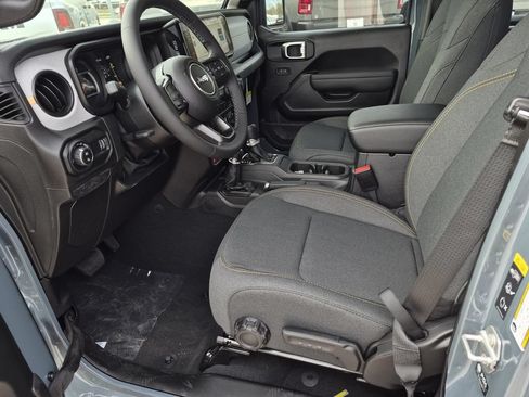 New 2026 Jeep Gladiator Sport AWD/4WD image 16