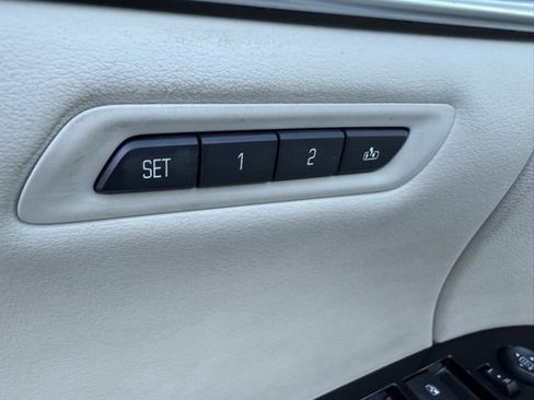 Used 2014 Cadillac XTS Luxury image 22