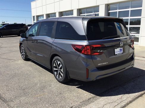 New 2026 Honda Odyssey EX-L image 8