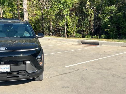 Certified 2024 Hyundai Kona SEL AWD/4WD image 3