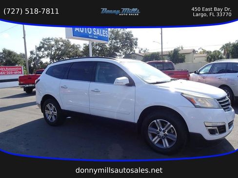 Used 2016 Chevrolet Traverse LT image 1