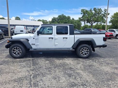 New 2025 Jeep Gladiator Sport image 6