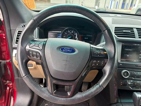 Used 2016 Ford Explorer XLT w/ Equipment Group 202A image 10