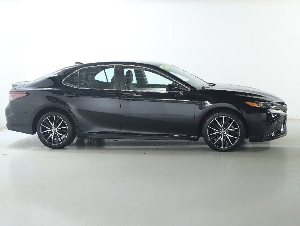Used 2024 Toyota Camry SE FWD image 12