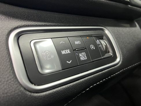 Certified 2025 Buick Enclave Avenir w/ Super Cruise Package AWD/4WD image 12