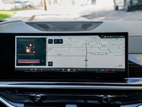 Used 2025 BMW X5 xDrive50e image 14