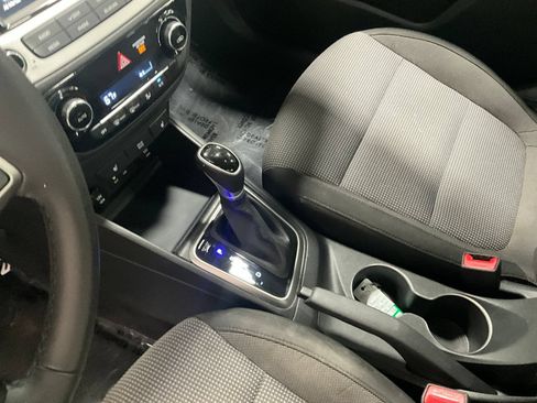 Used 2021 Hyundai Accent Limited w/ Cargo Package FWD image 18
