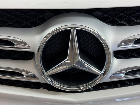 Used 2019 Mercedes-Benz GLC 300 4MATIC image 26