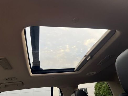 Used 2022 GMC Acadia Denali w/ Denali Ultimate Package image 15