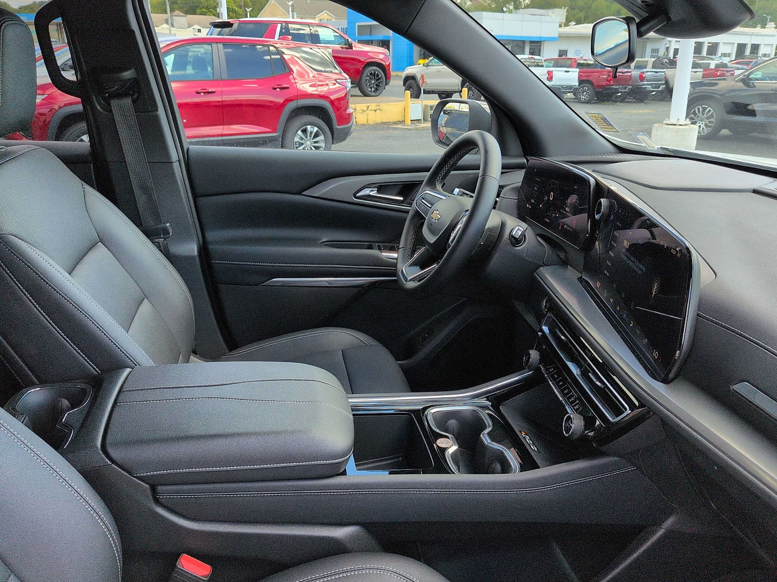Used 2026 Chevrolet Traverse LT FWD image 10