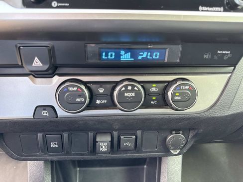 Used 2022 Toyota Tacoma SR5 RWD image 25