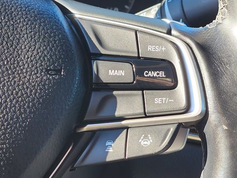 Used 2018 Honda Accord Sport image 21