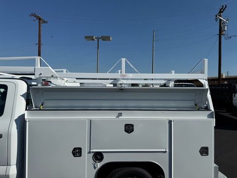 New 2026 Ford F250 XL w/ XL Chrome Package RWD image 15