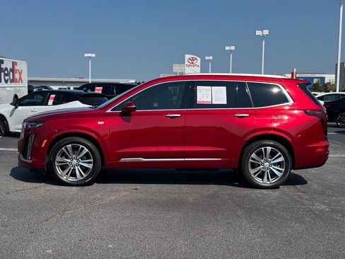 Used 2023 Cadillac XT6 Premium Luxury w/ Technology Package FWD image 8
