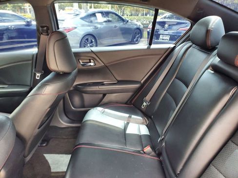 Used 2017 Honda Accord Sport Special Edition image 12