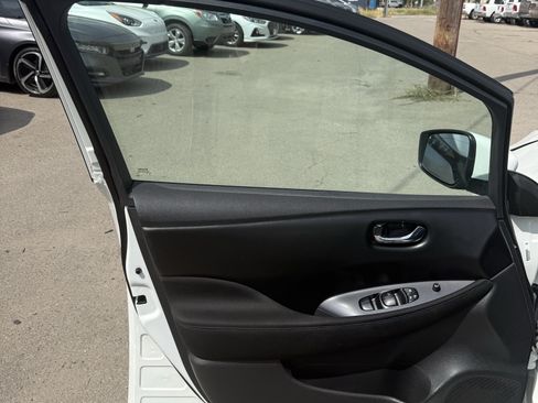 Used 2025 Nissan Leaf S FWD image 18