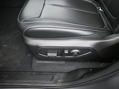 New 2026 Jeep Grand Cherokee Limited RWD image 15