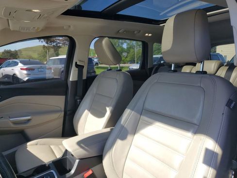 Used 2019 Ford Escape Titanium FWD image 10
