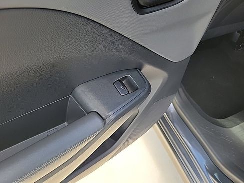 Used 2024 Subaru Crosstrek 2.0i Premium image 11