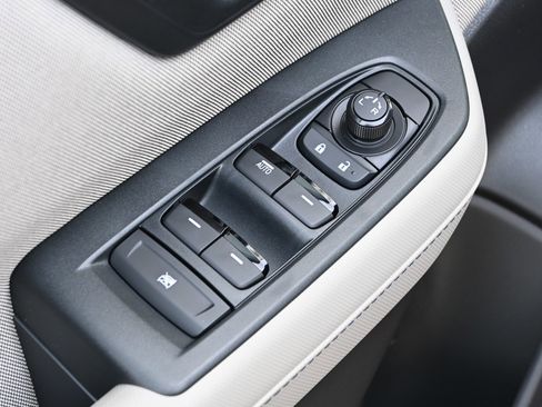 Certified 2025 Subaru Forester image 15