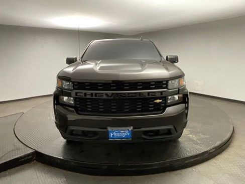 Used 2019 Chevrolet Silverado 1500 Custom w/ Custom Value Package image 2