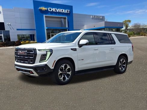 Used 2025 GMC Yukon XL AT4 AWD/4WD image 34
