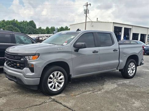 Used 2025 Chevrolet Silverado 1500 Custom RWD image 2
