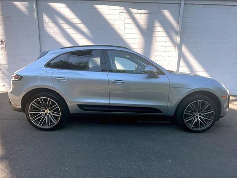 Certified 2026 Porsche Macan AWD/4WD image 6