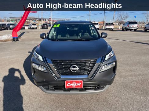 Used 2023 Nissan Rogue SV image 10