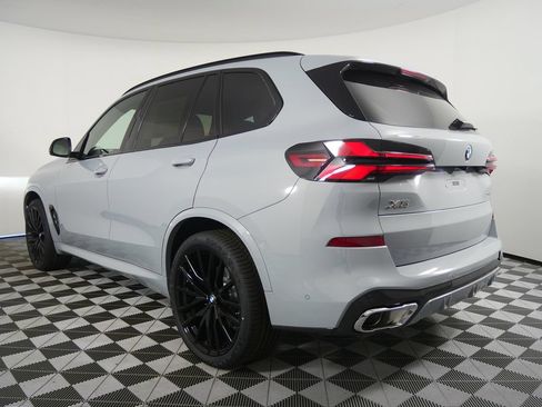 Used 2026 BMW X5 xDrive40i w/ M Sport Package AWD/4WD image 5