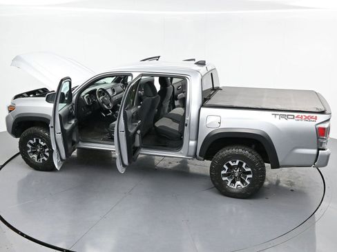 Used 2022 Toyota Tacoma TRD Off-Road w/ Technology Package AWD/4WD image 40
