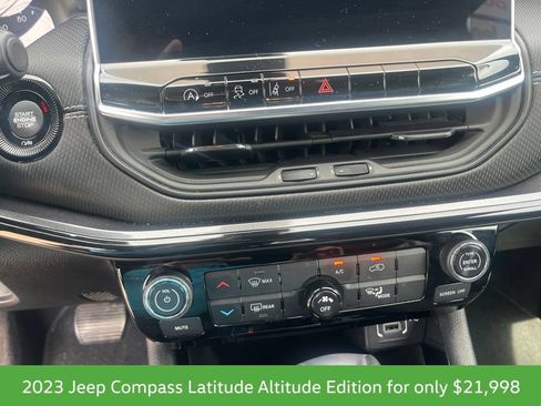 Used 2023 Jeep Compass Latitude AWD/4WD image 17