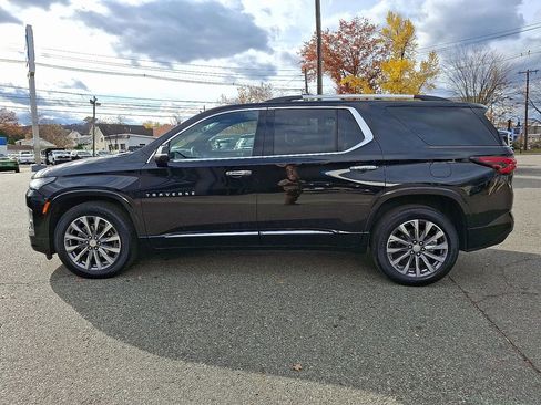 Used 2023 Chevrolet Traverse Premier image 5