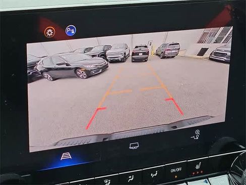 New 2025 Chevrolet Colorado Z71 image 16