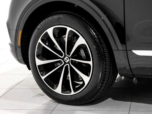 Used 2019 Bentley Bentayga AWD/4WD image 53