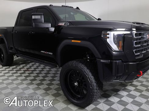 Used 2025 GMC Sierra 2500 AT4 w/ AT4 Premium Plus Package AWD/4WD image 3
