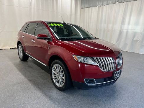 Used 2013 Lincoln MKX AWD image 3