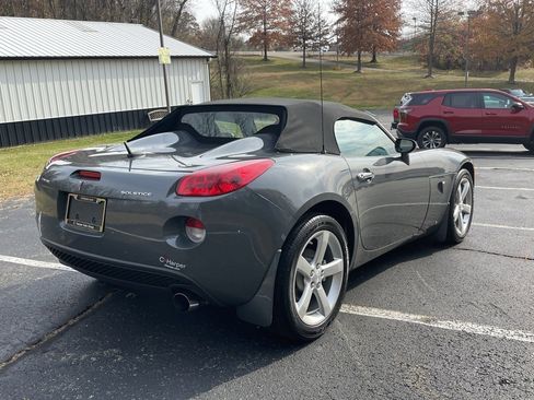 Used 2008 Pontiac Solstice Convertible w/ Premium Package image 3